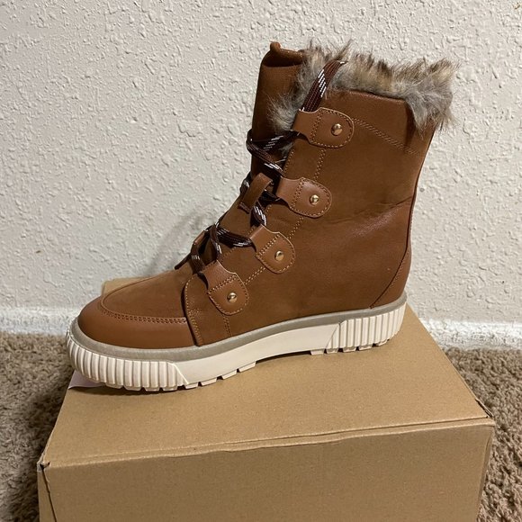 Journee Collection Women’s Boot Glacier - Picture 2 of 3